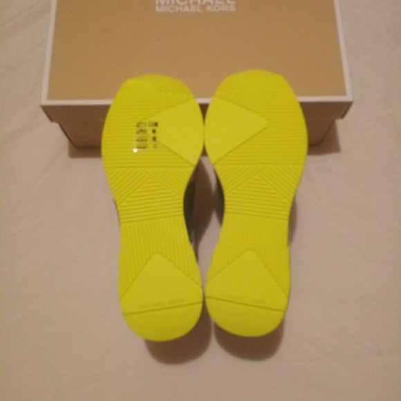 Michael Kors Georgie Trainer Sneaker - Picture 6 of 8